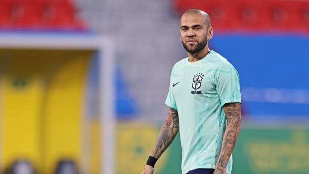 Dani ALves en el futbol con Brasil